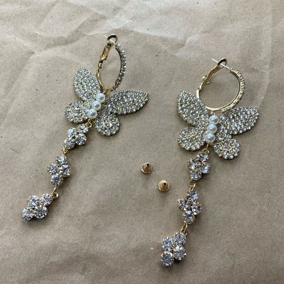 Metal diamonds pearls Butterfly Long Earrings - Picture 10 of 11